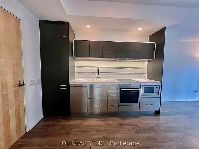 45 Charles St E #805 — Photo 4