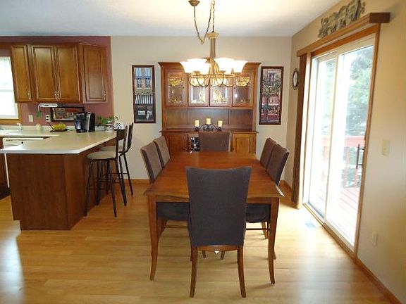4th image of 341 Oakwood Dr
