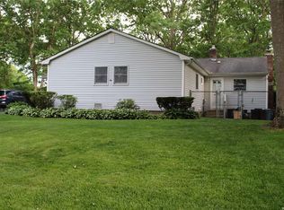 2 Fiesta Ct, Patchogue, NY 11772