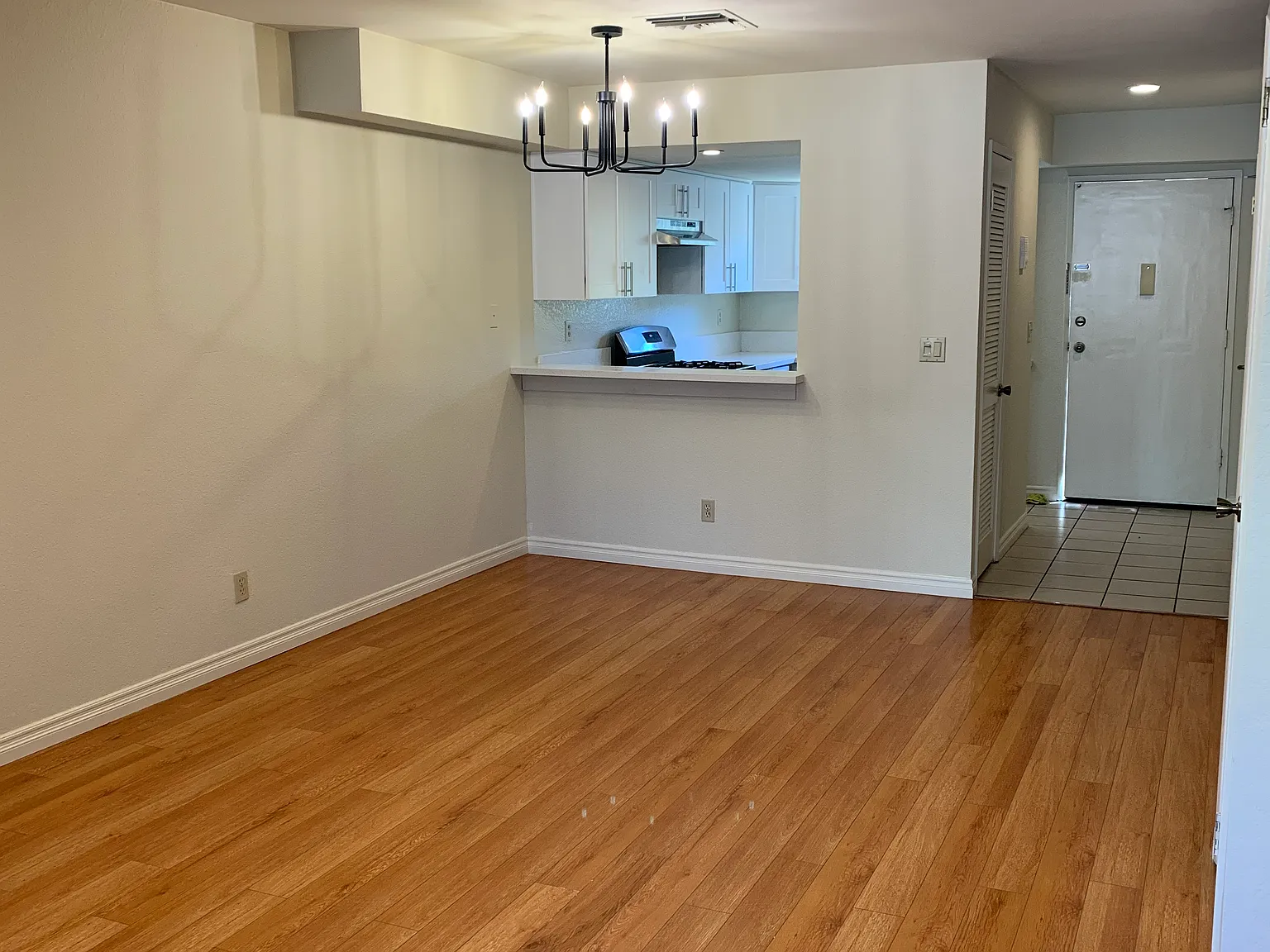 2 bed, 2.5 bath, 1050 sqft, $2,925 — Photo 4