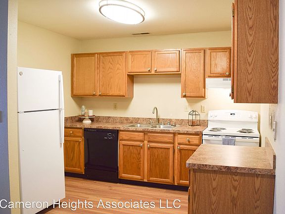 2nd image of N92W17729 White Oak Cir #1