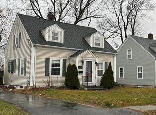 219 Rosemere Rd, Pawtucket, RI 02861