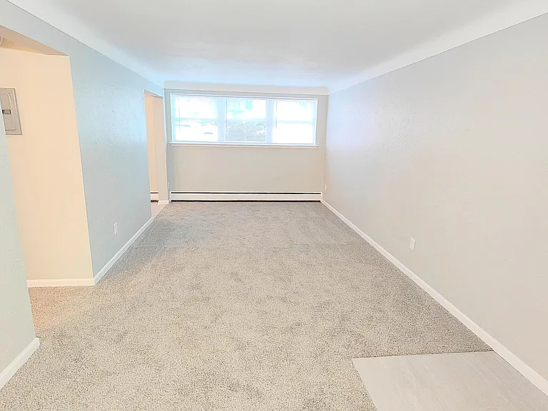 996 Grotto St N #3 — Photo 10