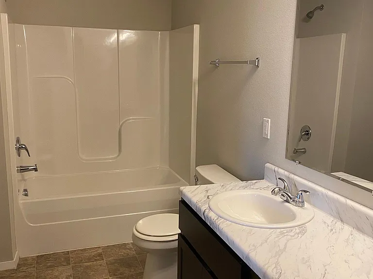 2818 E Pittsburg St — Photo 10