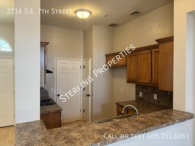 2216 S East 7th St — Photo 9