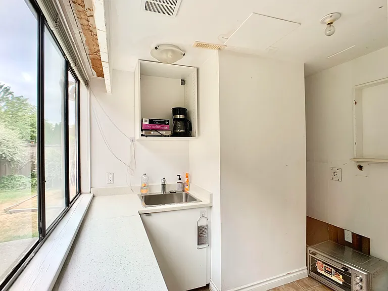 8540 Wagner Dr — Photo 7