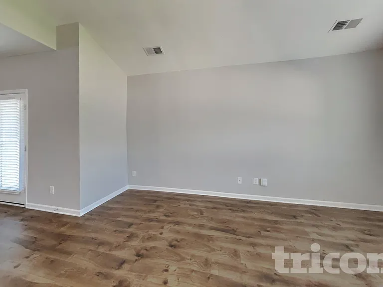 741 W Coker Way — Photo 16