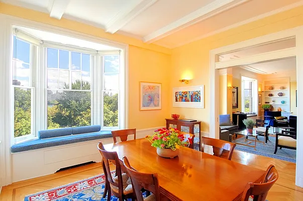 Sold by Sloane Square | media 1