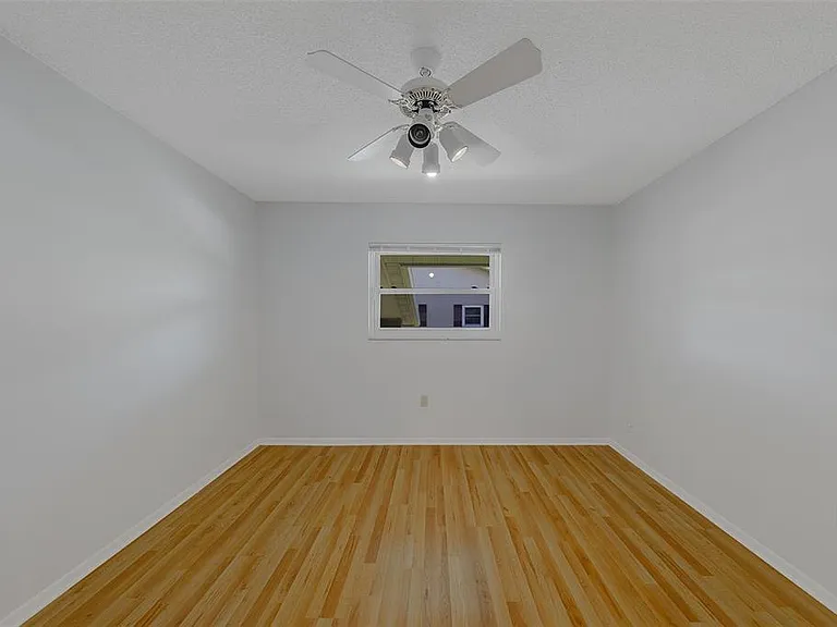 9881 113th St #215 — Photo 22