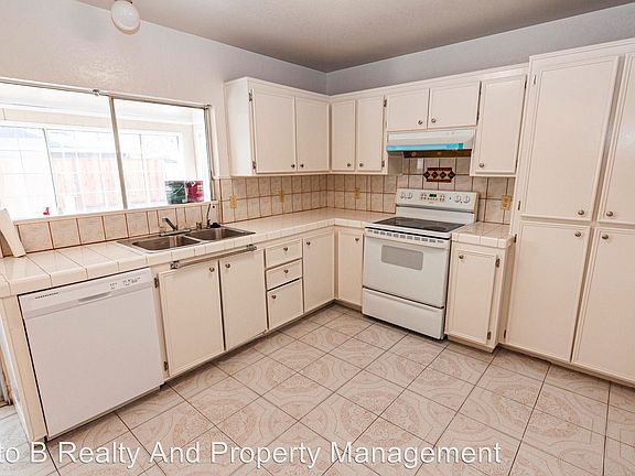 4th image of 157 Sierra Vista Pl