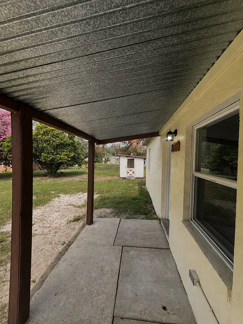 Spacious 1BR/1BA Duplex in North Dade City Near the Withlacoochee River! — Photo 2