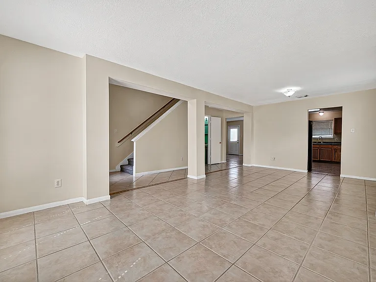 16102 Flatridge Ct — Photo 5