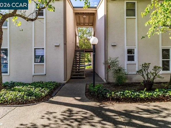 375 Camelback Rd APT 4, Pleasant Hill, CA 94523