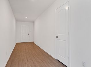 7022 Solar Rdg, San Antonio, TX 78252