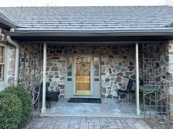 663 North Green Bay ROAD, Cedarburg, WI 53012