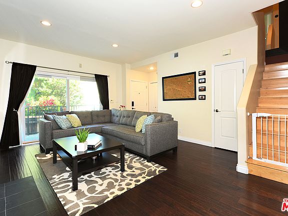 4th image of 11615 Ayres Ave APT 2