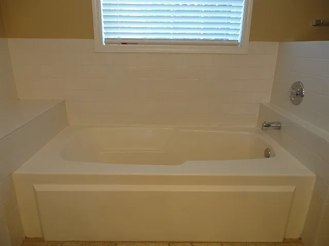 546 Lakeview Dr — Photo 9