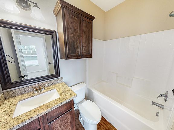 2nd image of 105 Richards St APT D