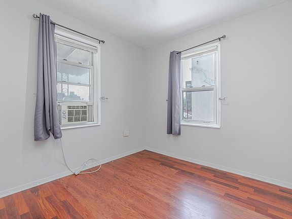 4th image of 2122 28th Ave #2R