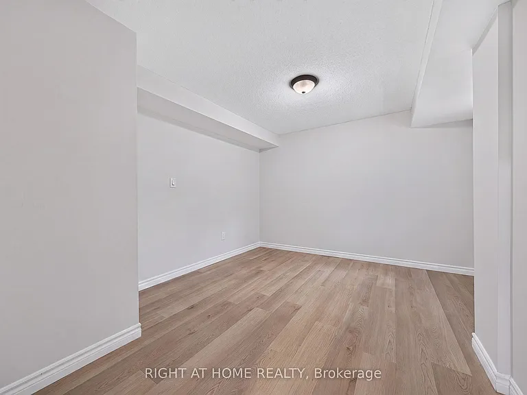 2085 Golden Briar Trl #2083 — Photo 11