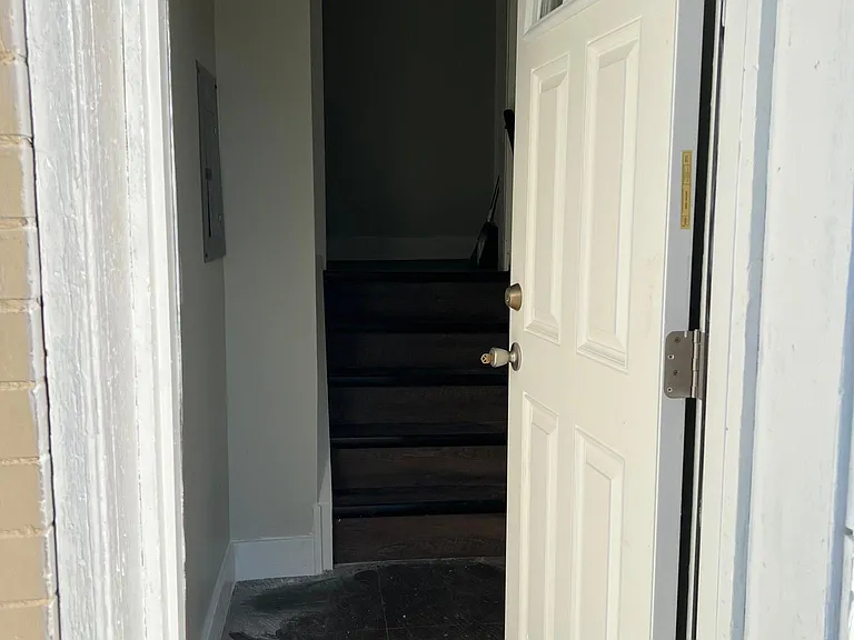 329 Ellicott St #UPPER — Photo 7