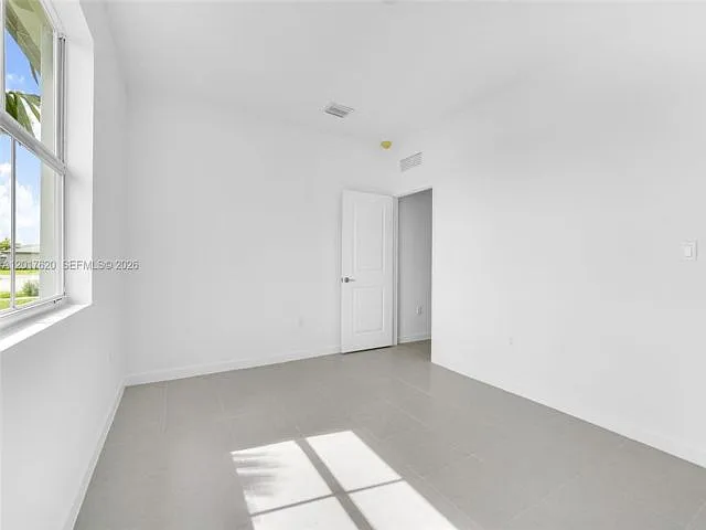 27232 SW 159th Ave — Photo 3