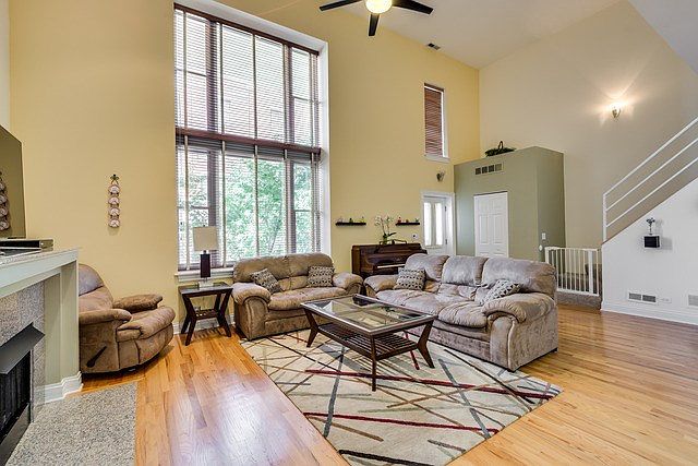 1st image of 2843 N Lincoln Ave APT 104