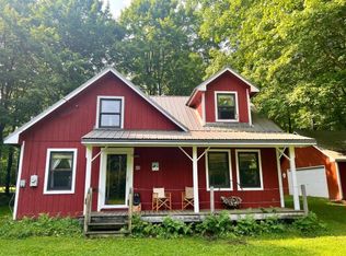 40 Center Ln, Russell, PA 16345