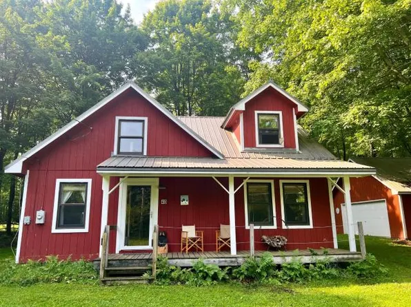 40 Center Ln, Russell, PA 16345