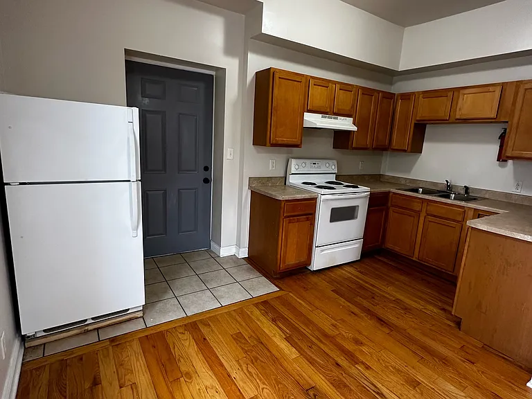 1651 White St #3 — Photo 1