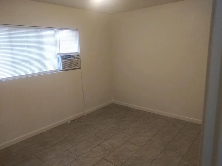 1161 Vine St — Photo 8