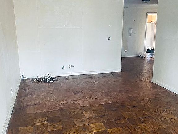 3rd image of 301 E 87th St APT 21A