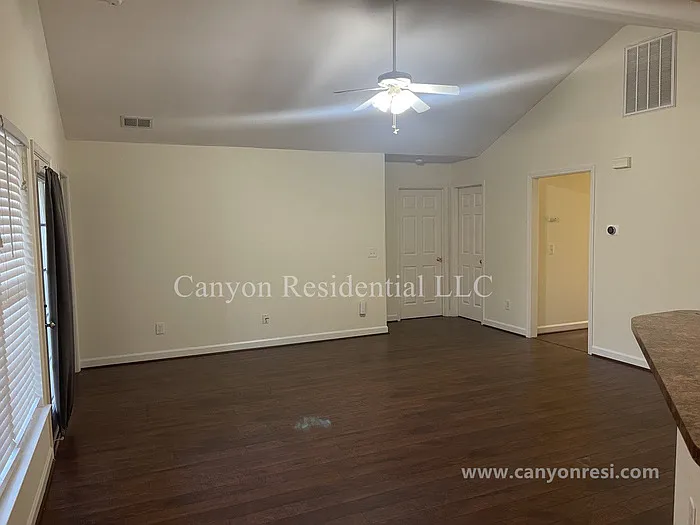 1604 Cedrow Dr — Photo 7