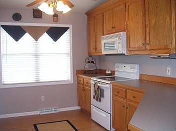 4th image of 1349 Silver Creek Dr