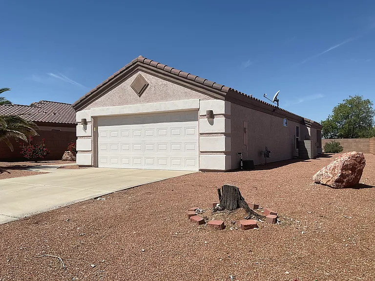 3001 Carefree Dr — Photo 7