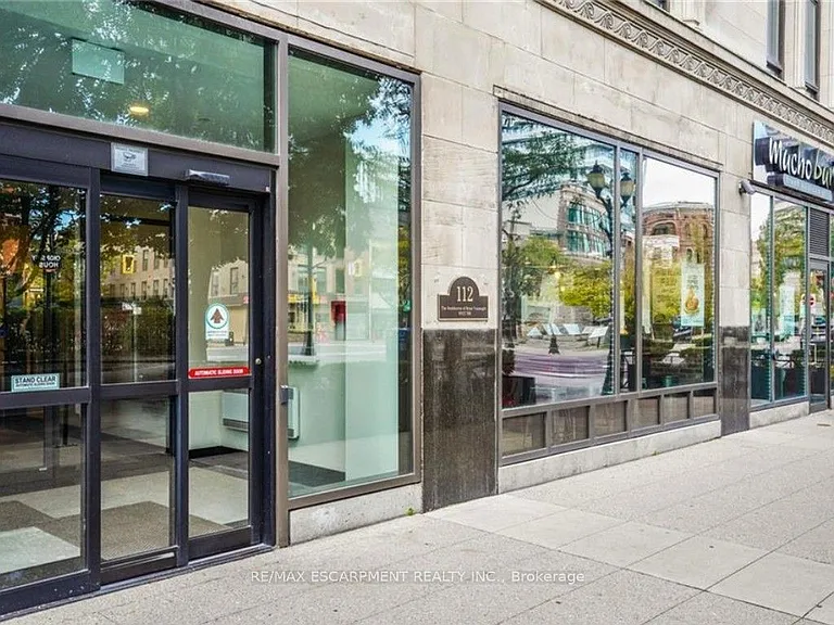 112 King St E #903 — Photo 3