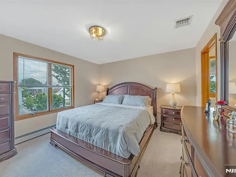 245 Wilson Ave — Photo 11
