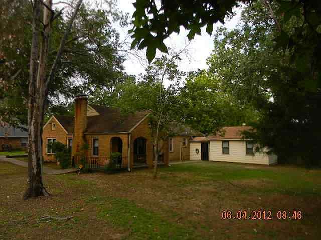 2nd image of 3309 Lamont St