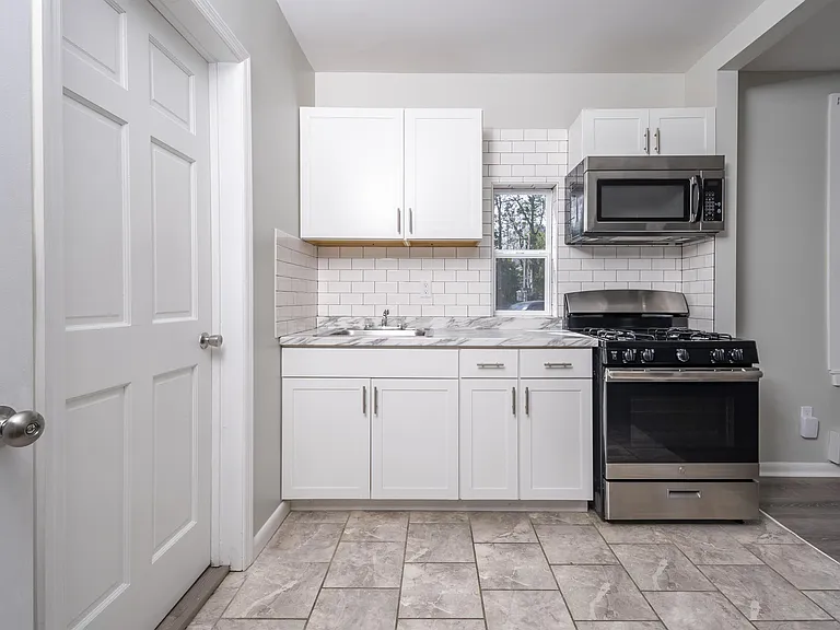 338 Saratoga St #2 — Photo 1