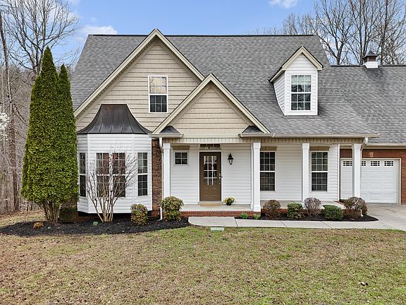 2nd image of 5542 Ginkgo Rd