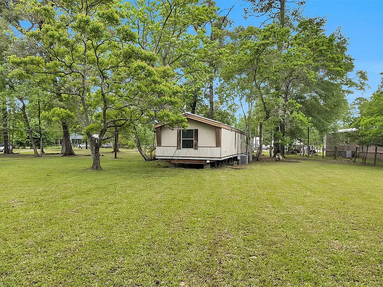 19339 Forest Lane Cir — Photo 31