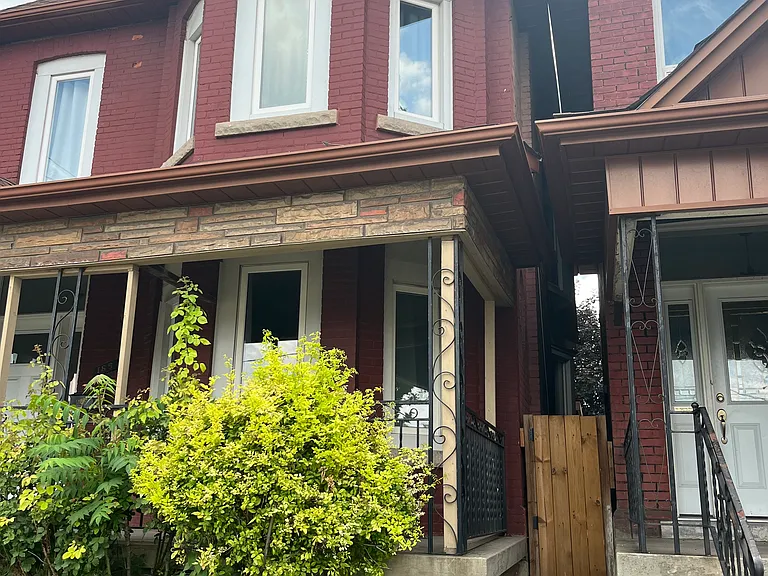 188 Wellington St N #1 — Photo 1