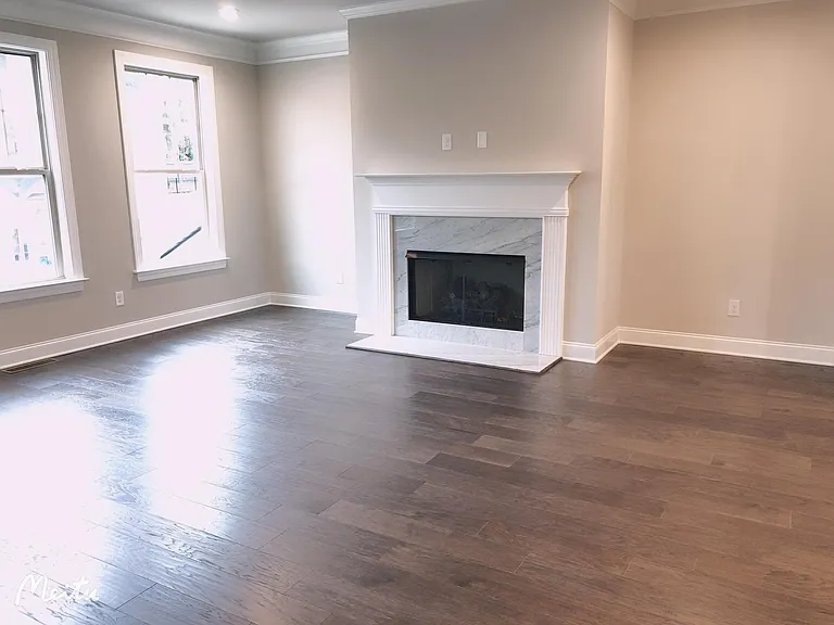 1385 Live Oak Ln — Photo 3