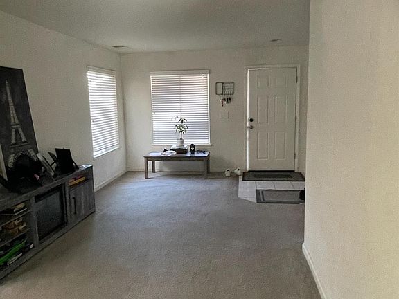 4th image of 1006 Papaya St
