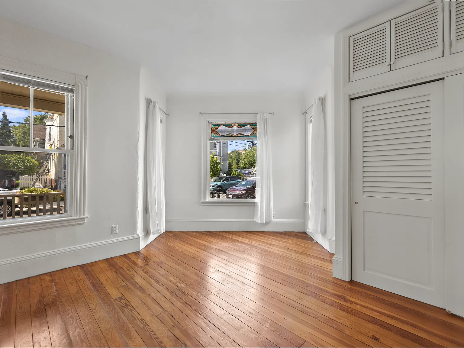 2 bed, 1061 sqft, $3,300 — Photo 2