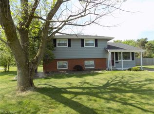 4352 Holl Ave, Sheffield Lake, OH 44054