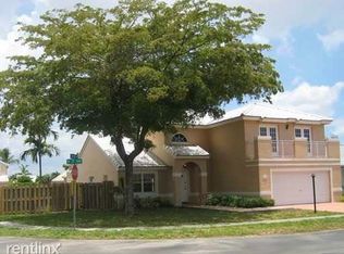 16065 SW 77th Ter, Miami, FL 33193