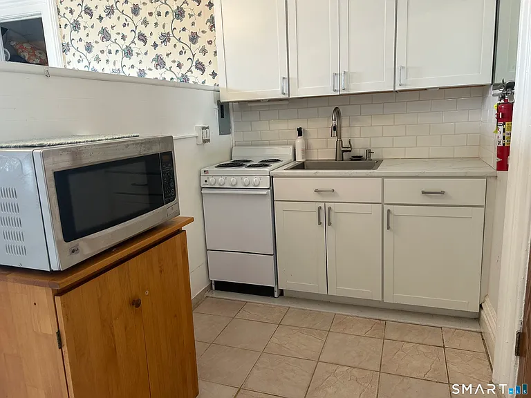 40 Franklin St #8 — Photo 1