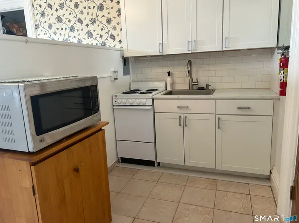 40 Franklin St #8, New London, CT 06320