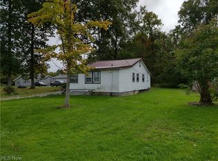 17761 Scott St, Lake Milton, OH 44429